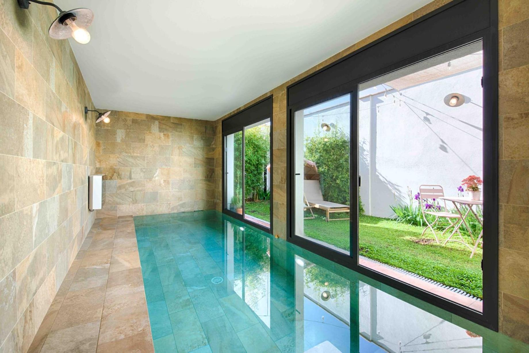 フィゲラスLoft Con Piscina Climatizada De Agua Salada Y Parking En El Centro De Figueresアパートメント エクステリア 写真