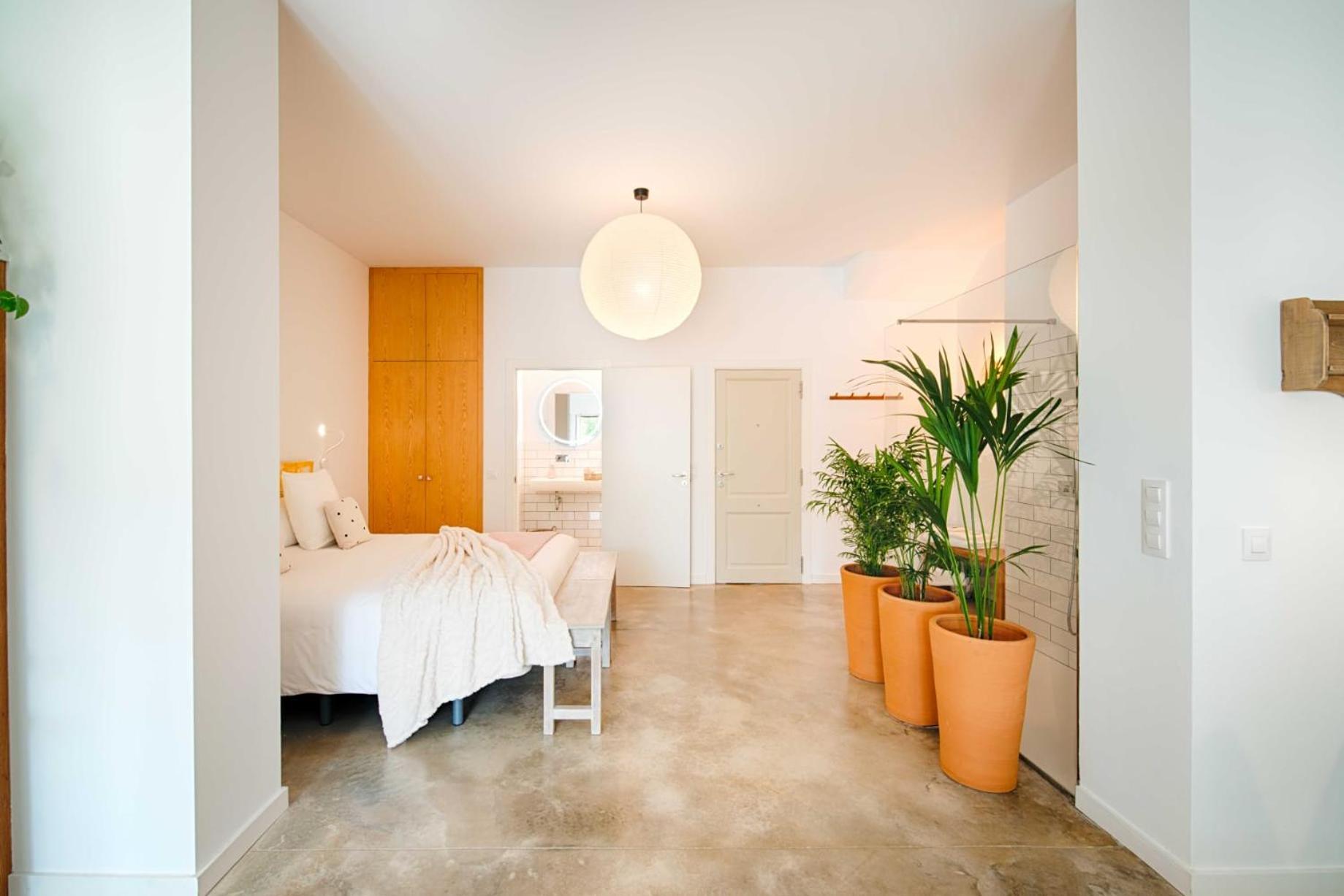 フィゲラスLoft Con Piscina Climatizada De Agua Salada Y Parking En El Centro De Figueresアパートメント エクステリア 写真