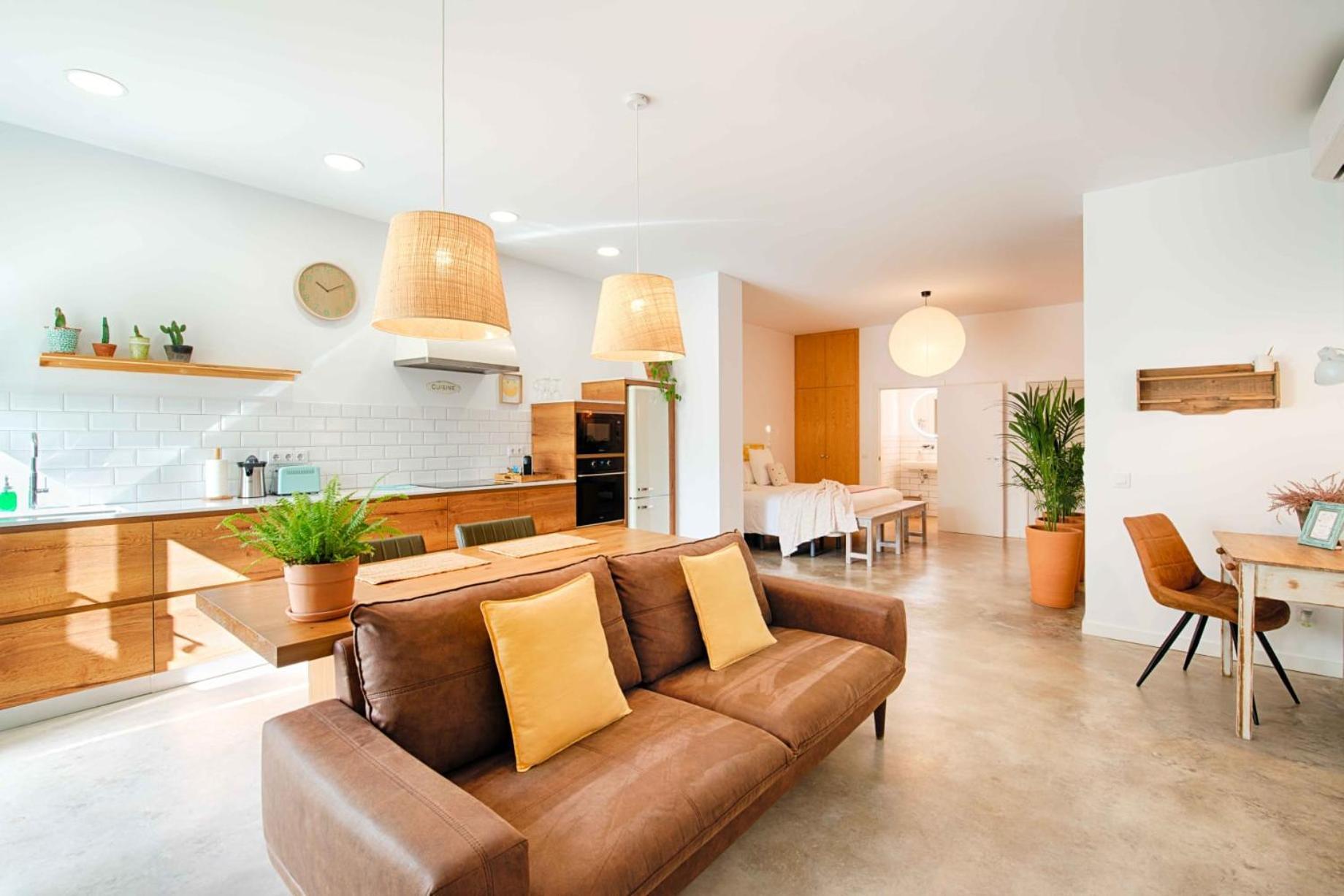 フィゲラスLoft Con Piscina Climatizada De Agua Salada Y Parking En El Centro De Figueresアパートメント エクステリア 写真
